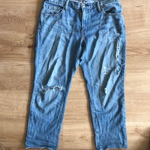 Levi’s Boyfriend Slim Cut Crop Jeans